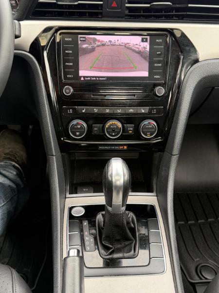 Volkswagen Passat SE 2021