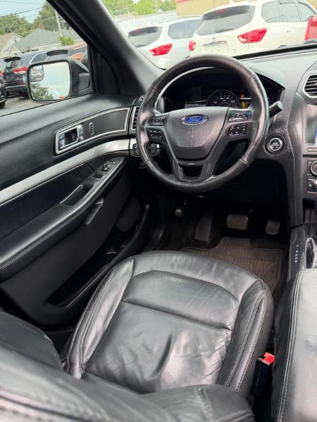 Ford Explorer XLT 4WD 2017
