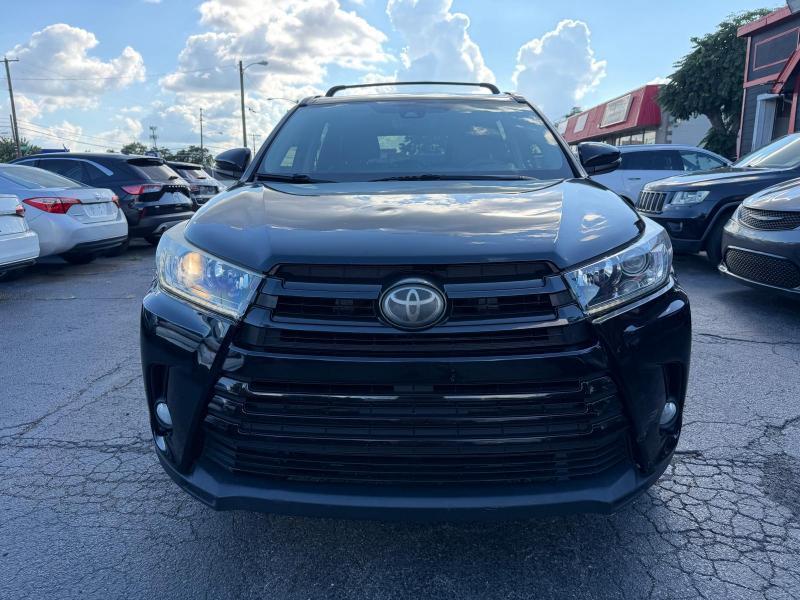 Toyota Highlander XLE AWD V6 2017