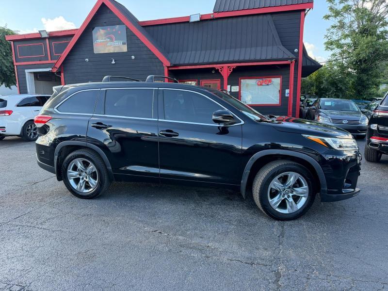 Toyota Highlander XLE AWD V6 2017