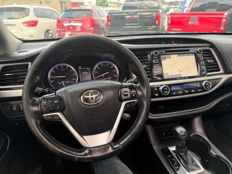 Toyota Highlander XLE AWD V6 2017