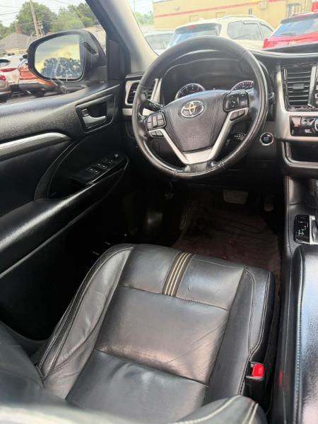 Toyota Highlander XLE AWD V6 2017