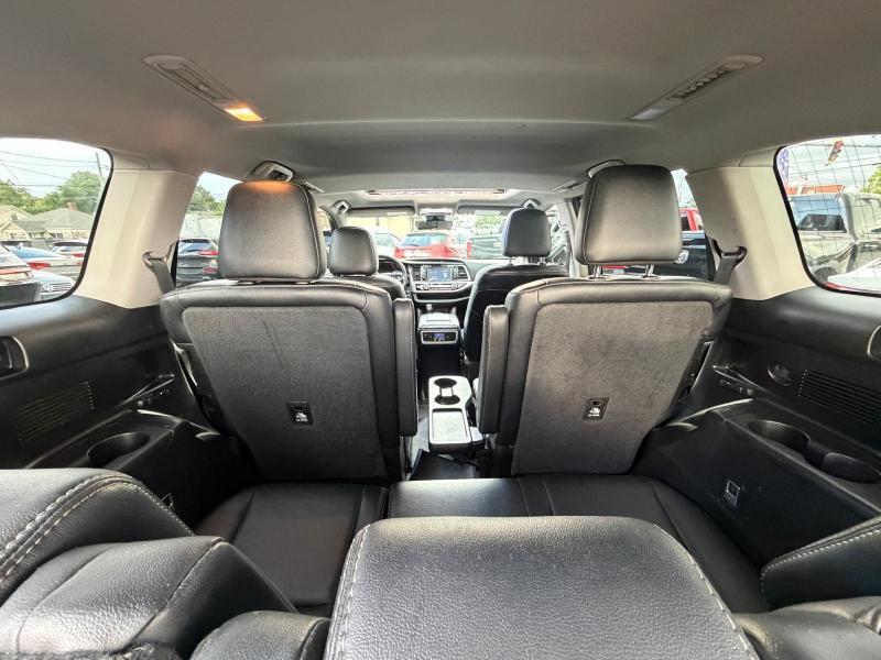 Toyota Highlander XLE AWD V6 2017