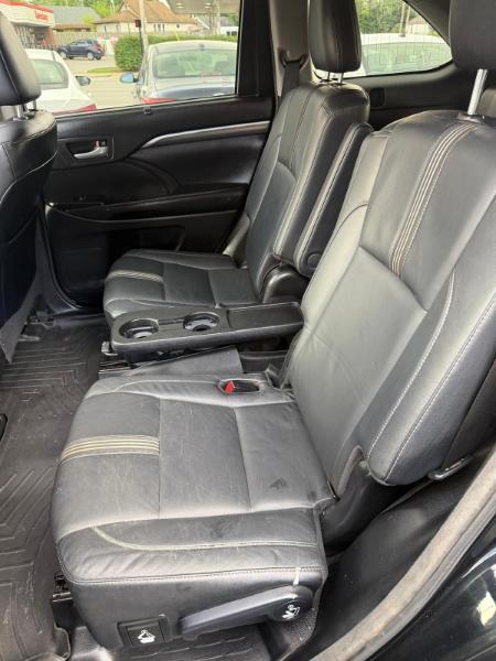 Toyota Highlander XLE AWD V6 2017