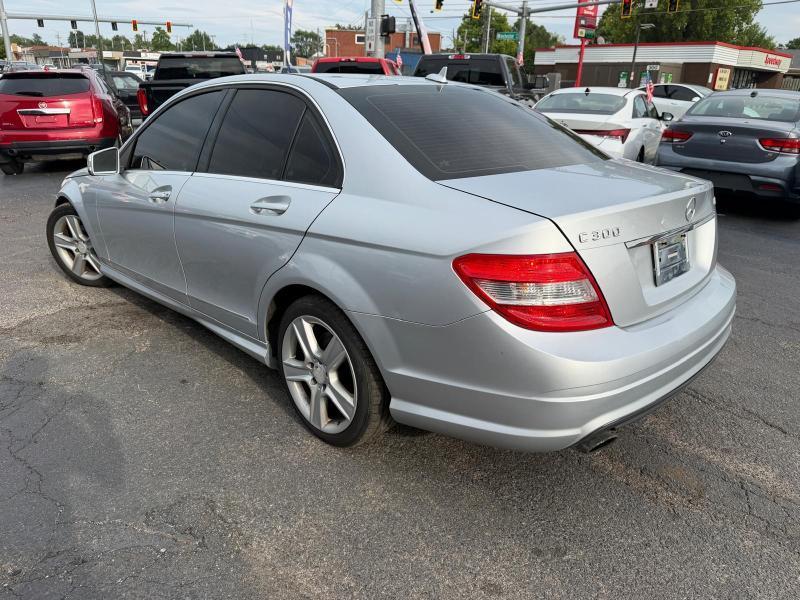 Mercedes-Benz C-Class C300 4MATIC Luxury Sedan 2010