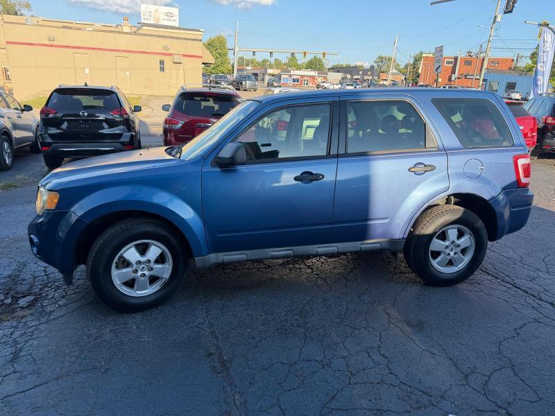 Ford Escape XLS FWD 2010
