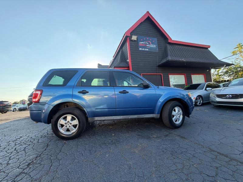 Ford Escape XLS FWD 2010