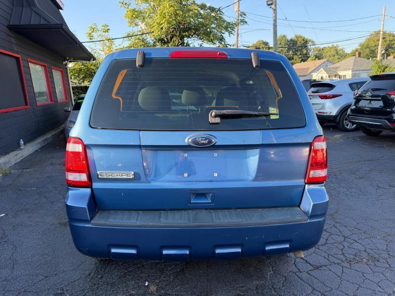 Ford Escape XLS FWD 2010