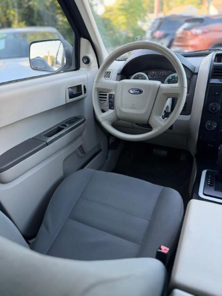 Ford Escape XLS FWD 2010