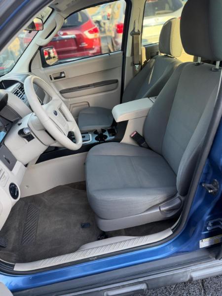 Ford Escape XLS FWD 2010