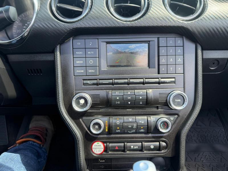 2015 Ford Mustang V6 - Photo 11
