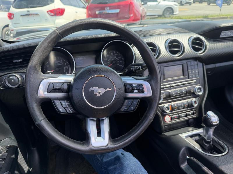 2015 Ford Mustang V6 - Photo 12