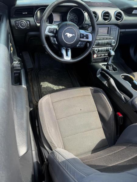 2015 Ford Mustang V6 - Photo 13
