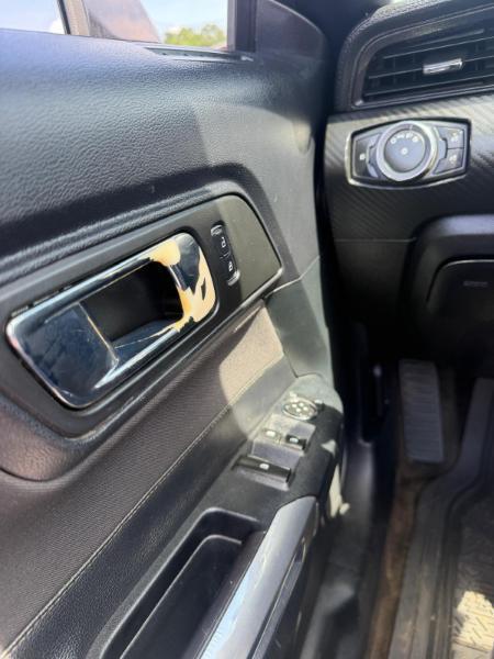 2015 Ford Mustang V6 - Photo 15