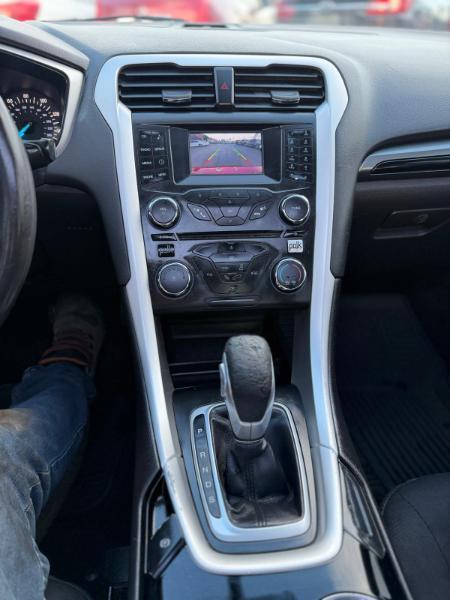 Ford Fusion SE 2015