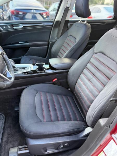 Ford Fusion SE 2015