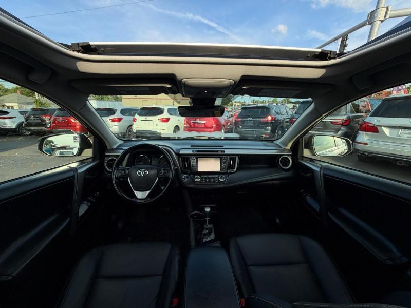 Toyota RAV4 Limited AWD 2017