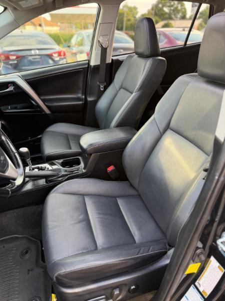 Toyota RAV4 Limited AWD 2017