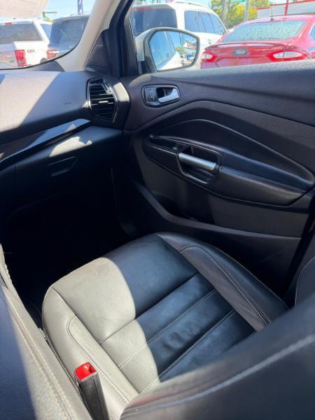 Ford Escape Titanium 4WD 2018
