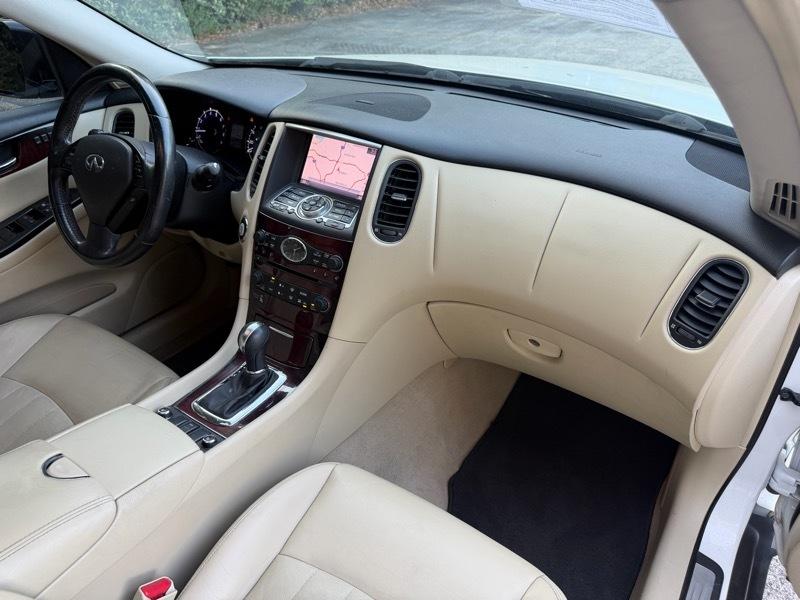 Infiniti QX50 Base AWD 2017