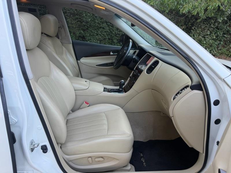 Infiniti QX50 Base AWD 2017