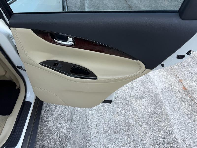 Infiniti QX50 Base AWD 2017