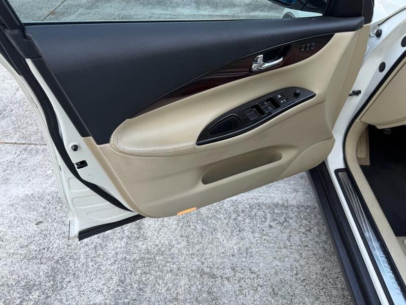 Infiniti QX50 Base AWD 2017