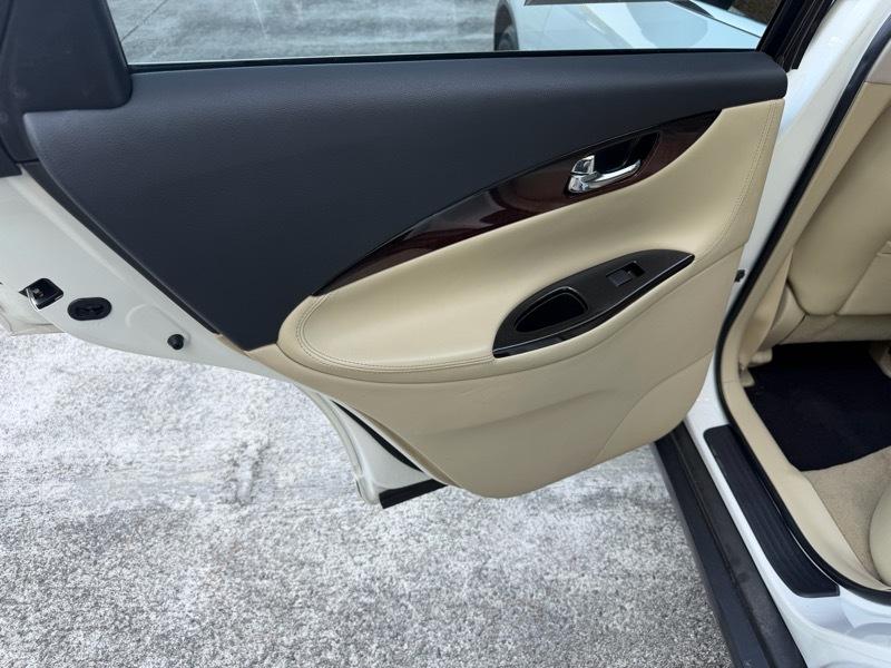 Infiniti QX50 Base AWD 2017