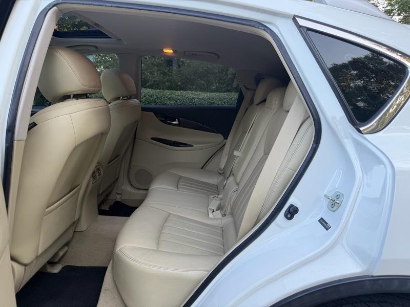 Infiniti QX50 Base AWD 2017