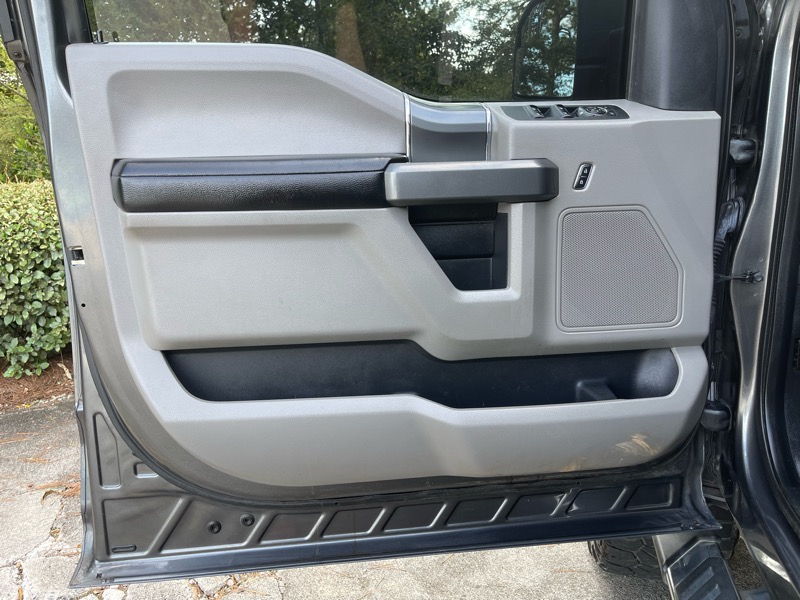 Ford F-150 XLT SuperCrew 5.5-ft. Bed 4WD 2016 Ford F-150 XLT SuperCrew 5.5-ft. Bed 4WD 2016