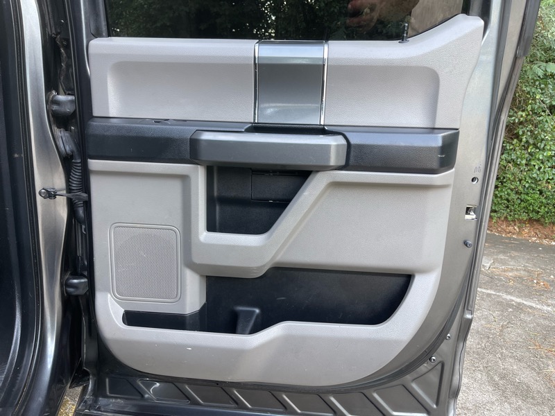 Ford F-150 XLT SuperCrew 5.5-ft. Bed 4WD 2016 Ford F-150 XLT SuperCrew 5.5-ft. Bed 4WD 2016