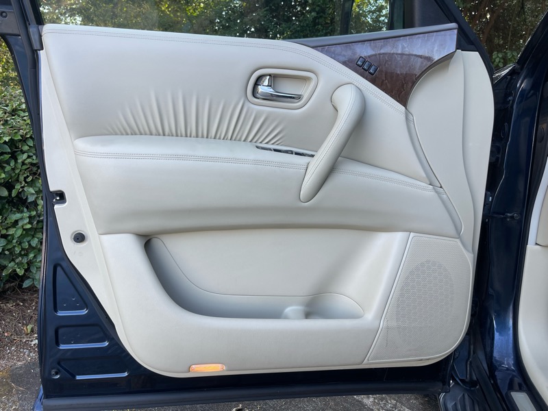 2016 Infiniti QX80 photo 6