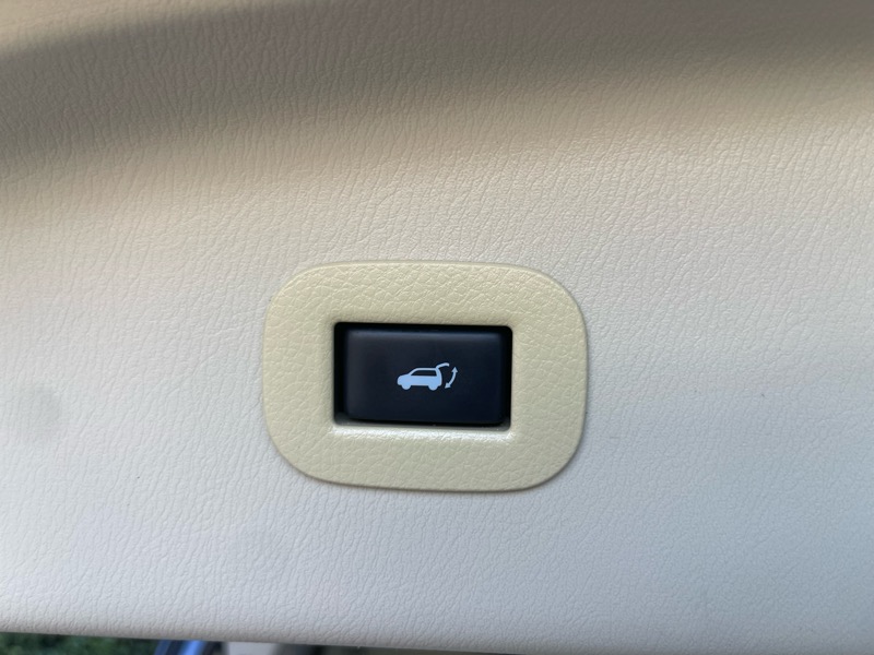 2016 Infiniti QX80 photo 9
