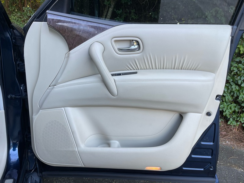 2016 Infiniti QX80 photo 10