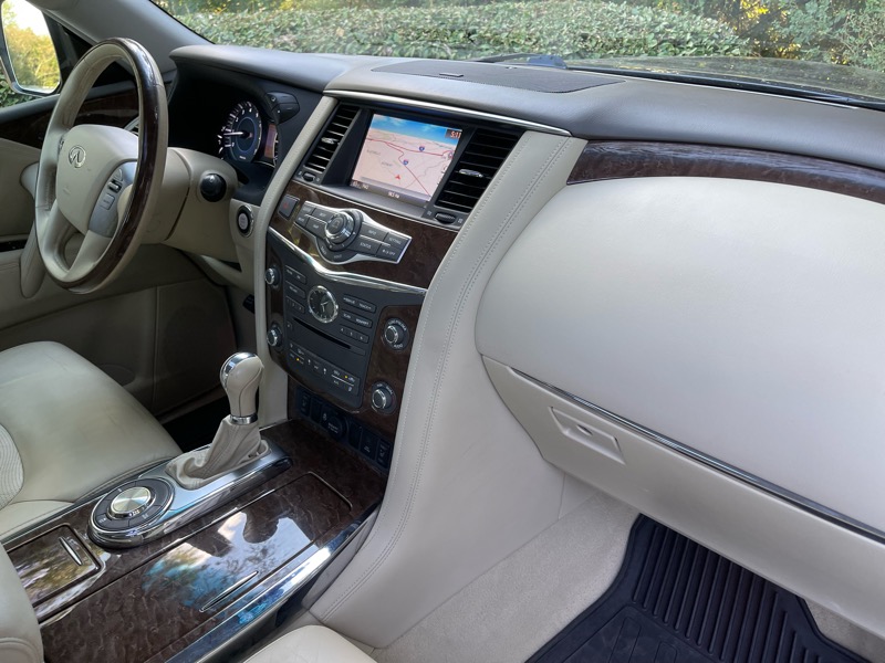 2016 Infiniti QX80 photo 11