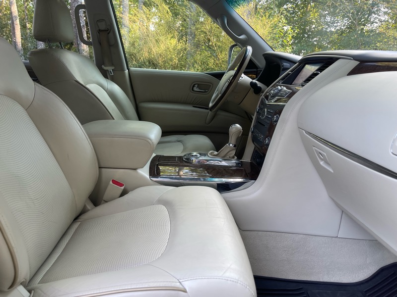 2016 Infiniti QX80 photo 12