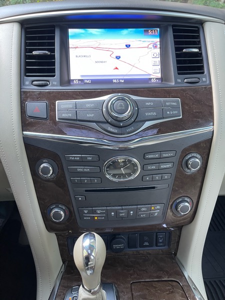 2016 Infiniti QX80 photo 13