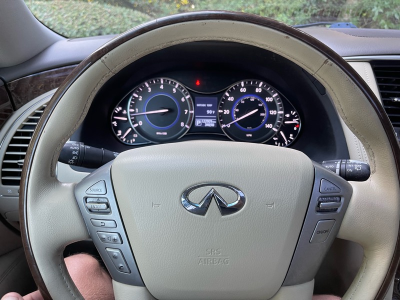 2016 Infiniti QX80 photo 16