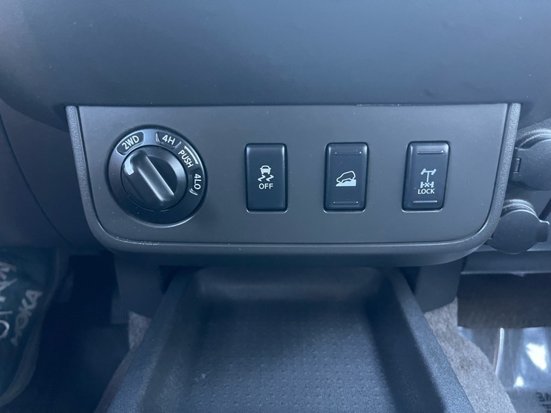 Nissan Xterra Pro-4X 4WD 2013 Nissan Xterra Pro-4X 4WD 2013