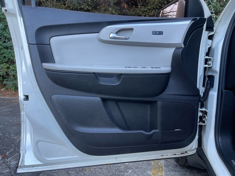 Chevrolet Traverse LTZ AWD 2011 Chevrolet Traverse LTZ AWD 2011