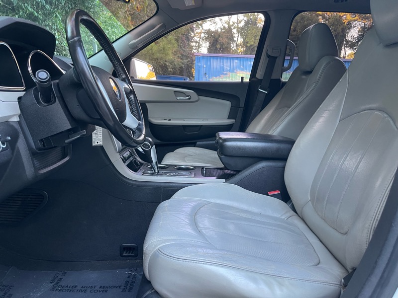 Chevrolet Traverse LTZ AWD 2011 Chevrolet Traverse LTZ AWD 2011