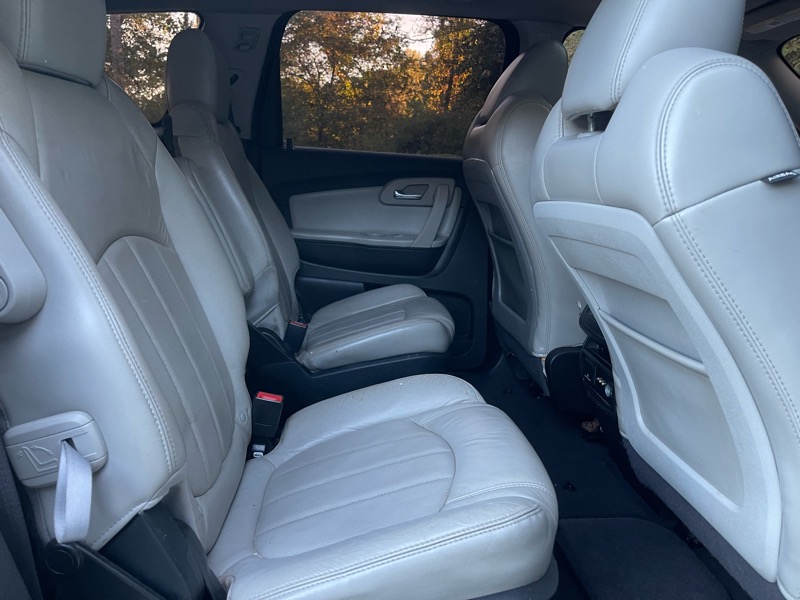 Chevrolet Traverse LTZ AWD 2011 Chevrolet Traverse LTZ AWD 2011