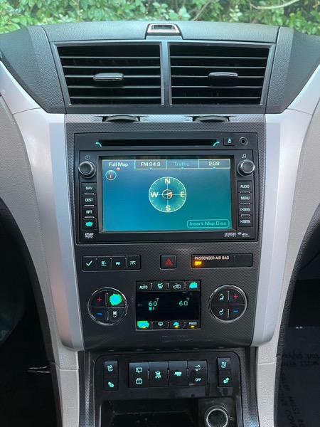 Chevrolet Traverse LTZ AWD 2011 Chevrolet Traverse LTZ AWD 2011