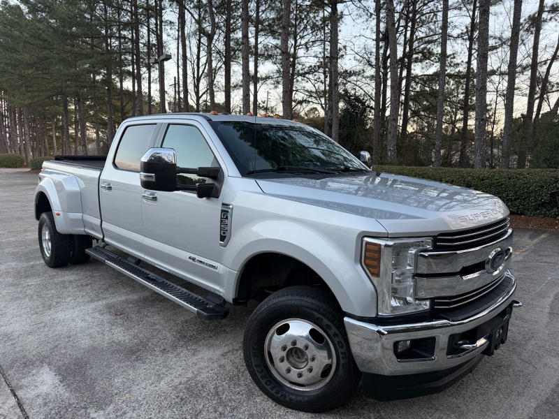 Ford F-350 SD Lariat Crew Cab Long Bed DRW 4WD 2018