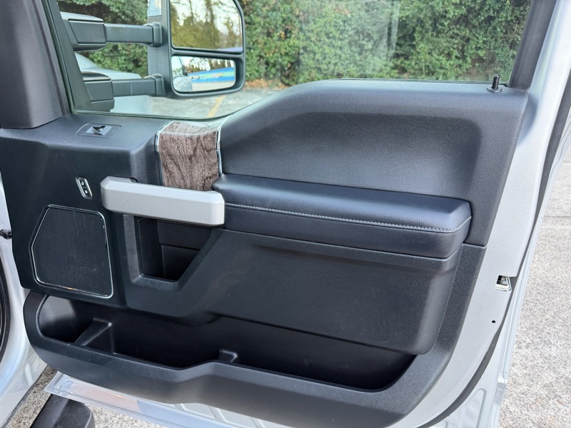 Ford F-350 SD Lariat Crew Cab Long Bed DRW 4WD 2018