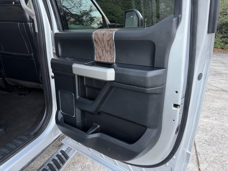 Ford F-350 SD Lariat Crew Cab Long Bed DRW 4WD 2018