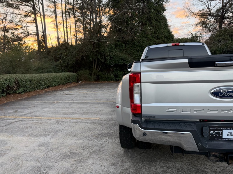 Ford F-350 SD Lariat Crew Cab Long Bed DRW 4WD 2018