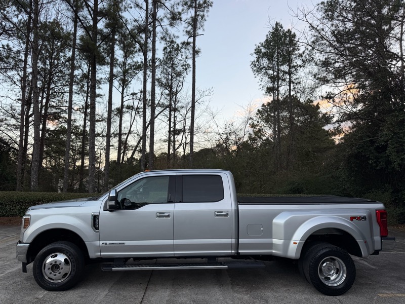 Ford F-350 SD Lariat Crew Cab Long Bed DRW 4WD 2018