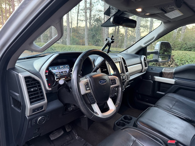 Ford F-350 SD Lariat Crew Cab Long Bed DRW 4WD 2018