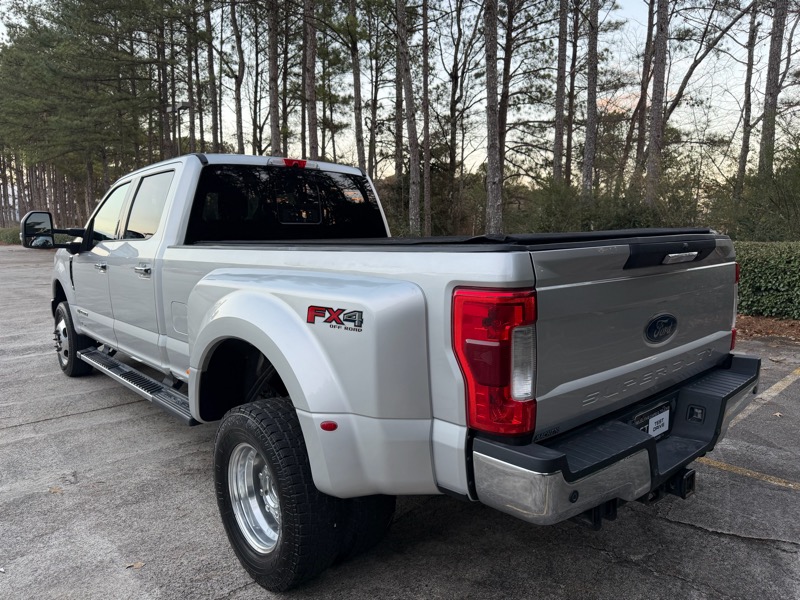 Ford F-350 SD Lariat Crew Cab Long Bed DRW 4WD 2018